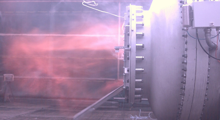 Erfolgreiche Druckentlastung bei Wasserstoffexplosionen bei der REMBE Research+Technology Center GmbH.