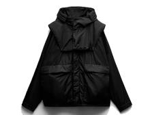 Mit dem neuen Nylon aus 100 Prozent Textilabfällen hat Zara eine Jacke hergestellt