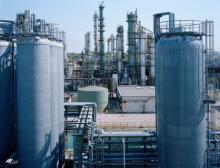 Die Clariant-Produktionsanlage mit Tanklager und Ethylenoxid-(EO)-Einheit in Gendorf, Deutschland